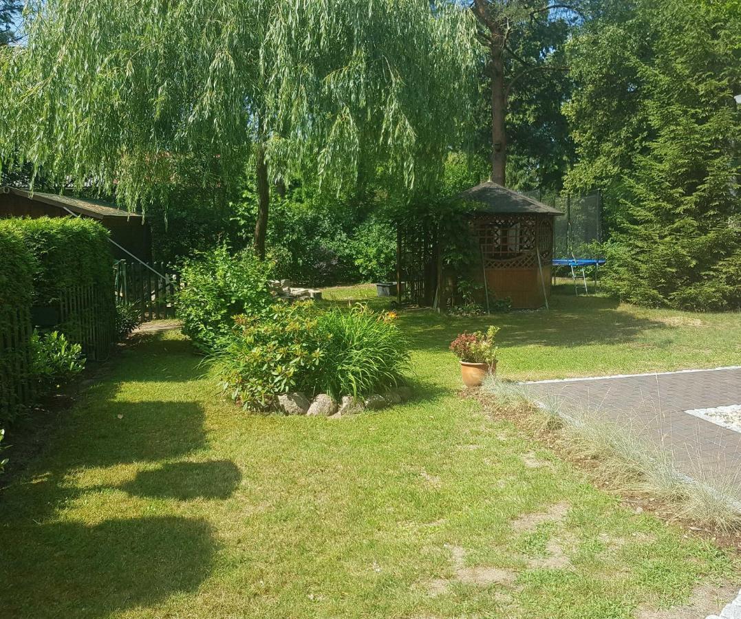 Blockhaus Canow Mit Fahrraedern Esterno foto