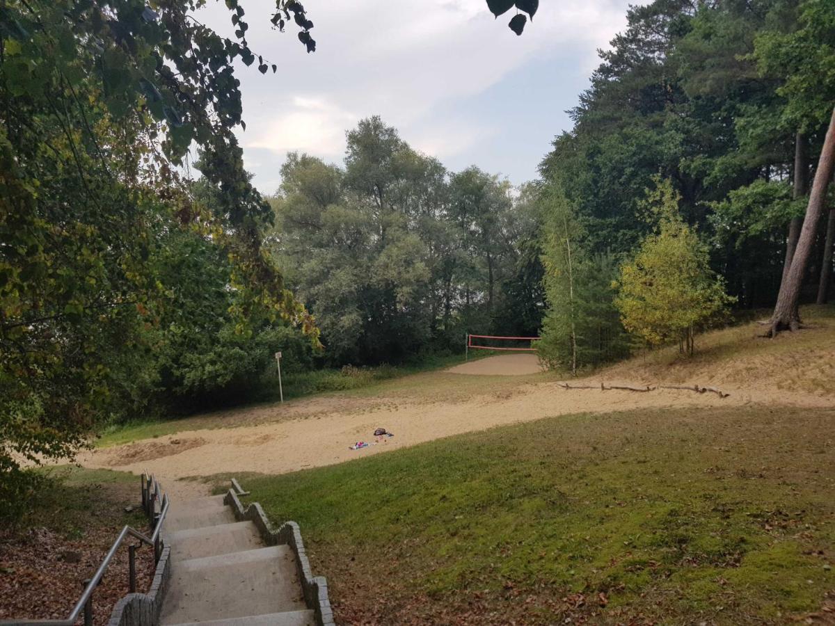 Blockhaus Canow Mit Fahrraedern Esterno foto
