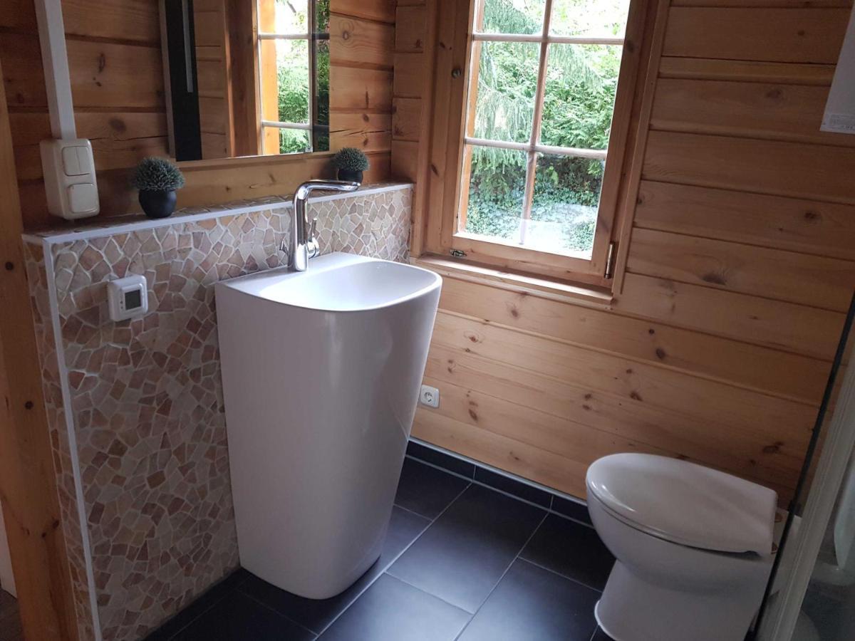 Blockhaus Canow Mit Fahrraedern Esterno foto